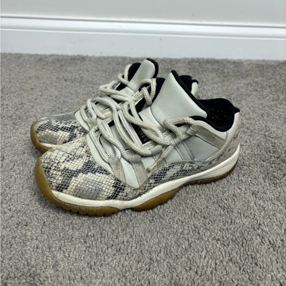 Nike Air‎ Jordan 11 XI Retro Low Light Bone Snakeskin Size 6.5Y Sneakers